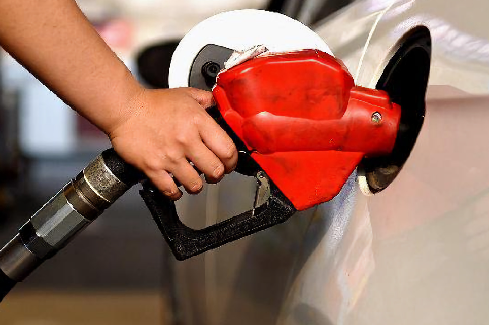 原油:供应过剩担忧拖累油价连续第二天下跌