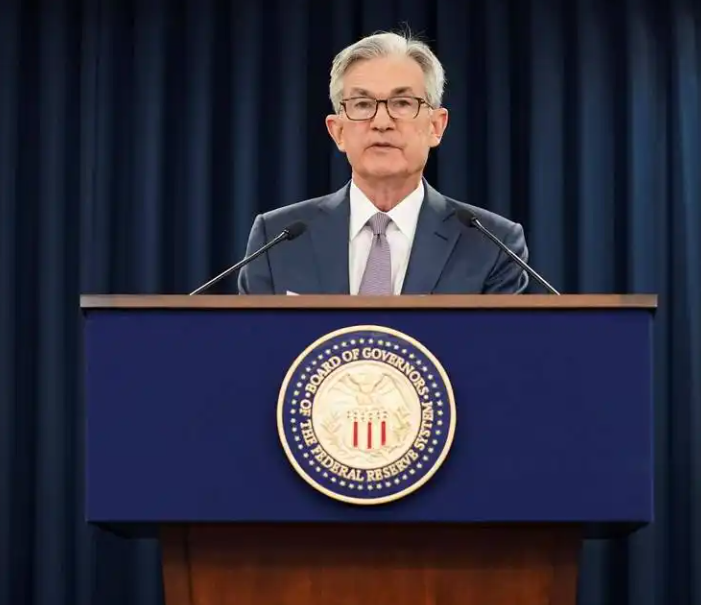 鲍威尔称将留在美联储担任理事 但将“保持低调