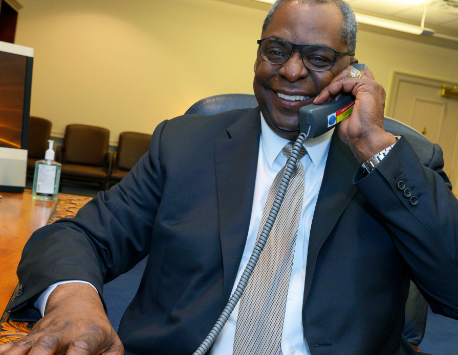 美国航企高管呼吁国会结束政府停摆、为员工发