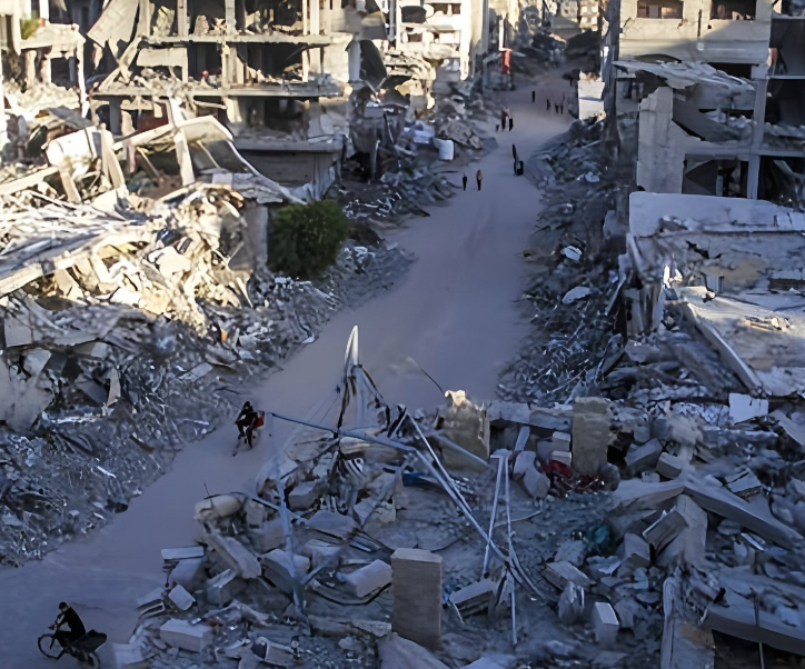 伊朗战争风险加剧 英相斯塔默周一将召开紧急经