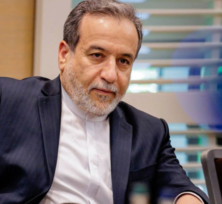 迈赫尔通讯社:伊朗警告美军若进入哈尔克岛将